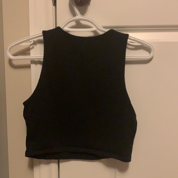 Garage crop top - Picture 2 of 3